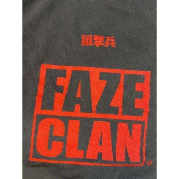 Faze Clan War Goin On Outside No Man Is Safe Graphic T-shirt Men Small Black - Picture 4 of 6